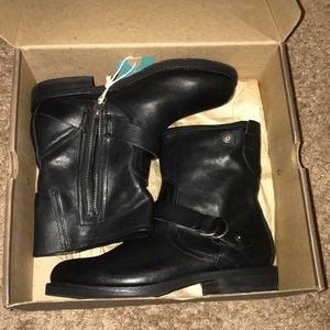 Nahuku Short black boots